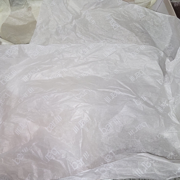 UGG Women Boots - Picture 4 of 6